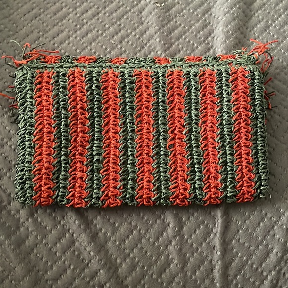 Women’s Clutch - Picture 7 of 8